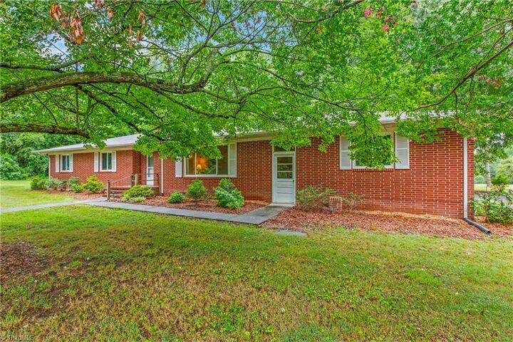 Property Photo: 5228 Weatherly Road NC 27406