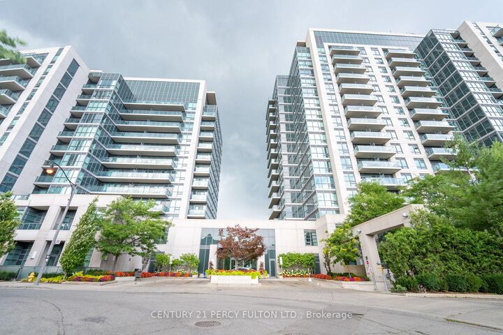Photo de la propriété:  35 Brian Peck Crescent 1510  ON M4G 0A5 