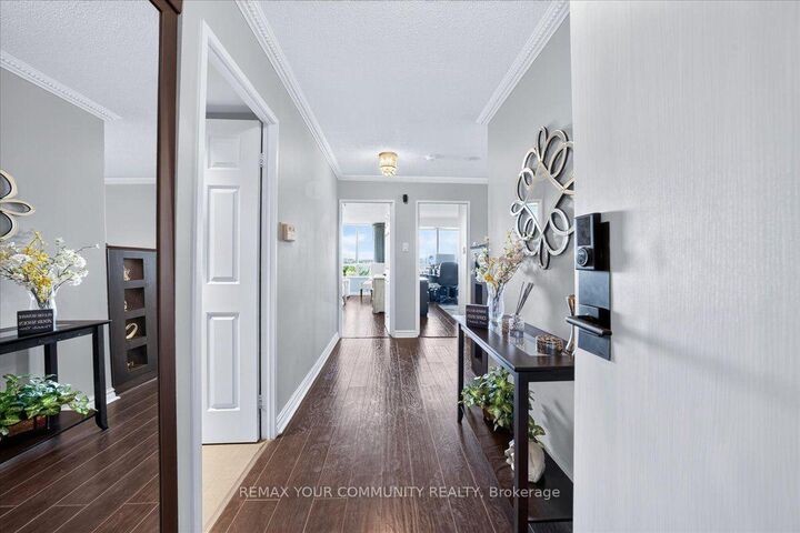 Property Photo: 8501 Bayview Avenue 907 ON L4B 3J7