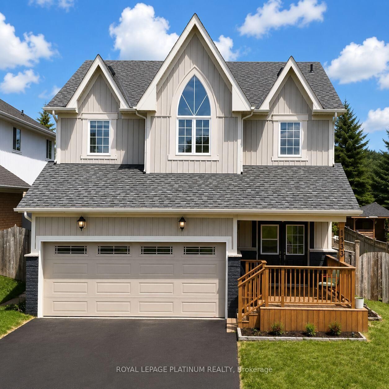 Property Photo:  1033 Grandview Street N  ON L1K 2S8 