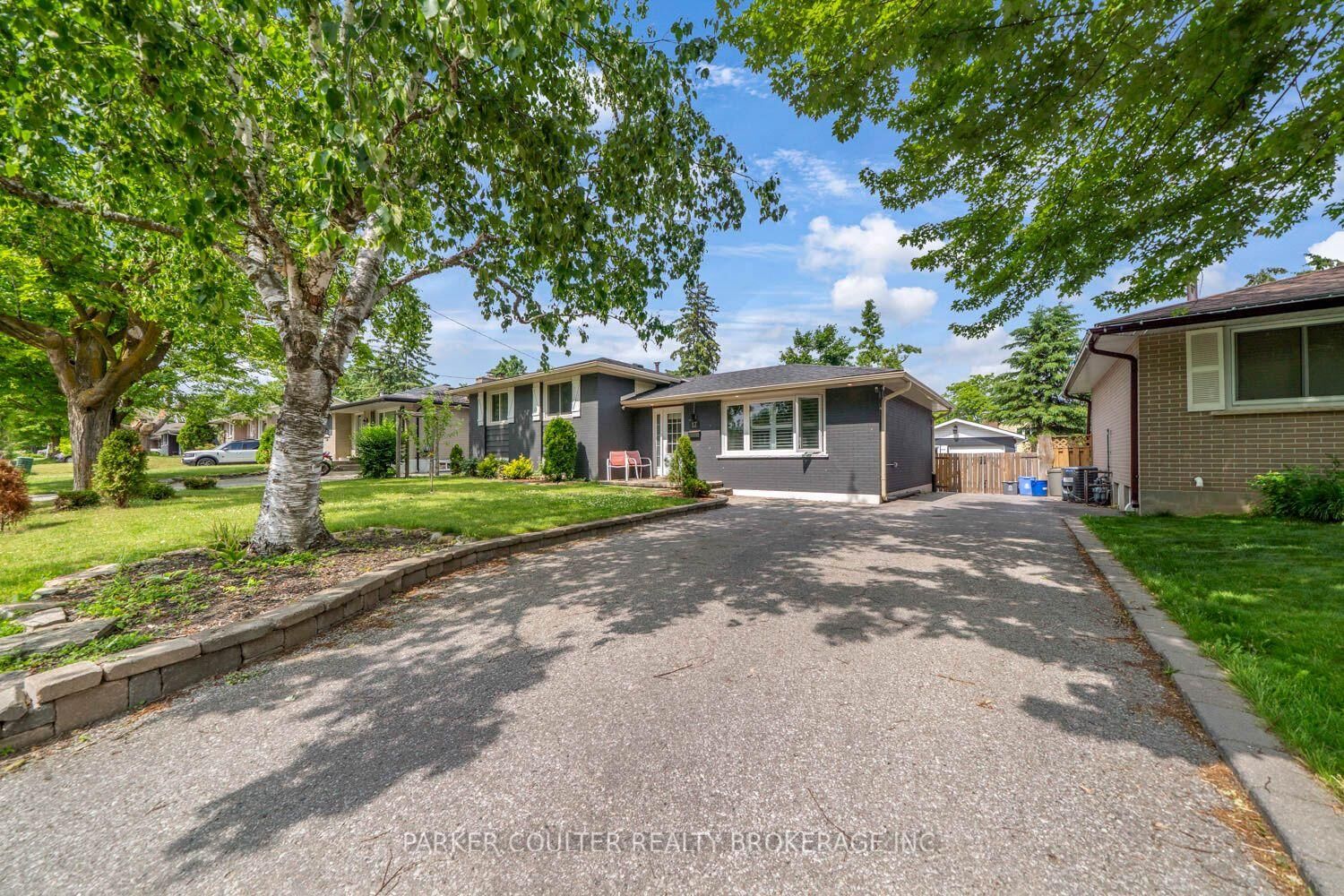 Property Photo:  17 Harding Avenue  ON L4M 3K1 