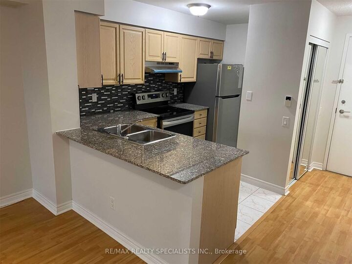 Property Photo:  83 Borough Drive 1001  ON M1P 5E4 