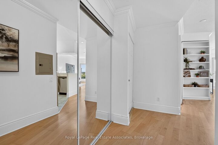 Property Photo: 115 Richmond Street E 1006 ON M5C 3H6
