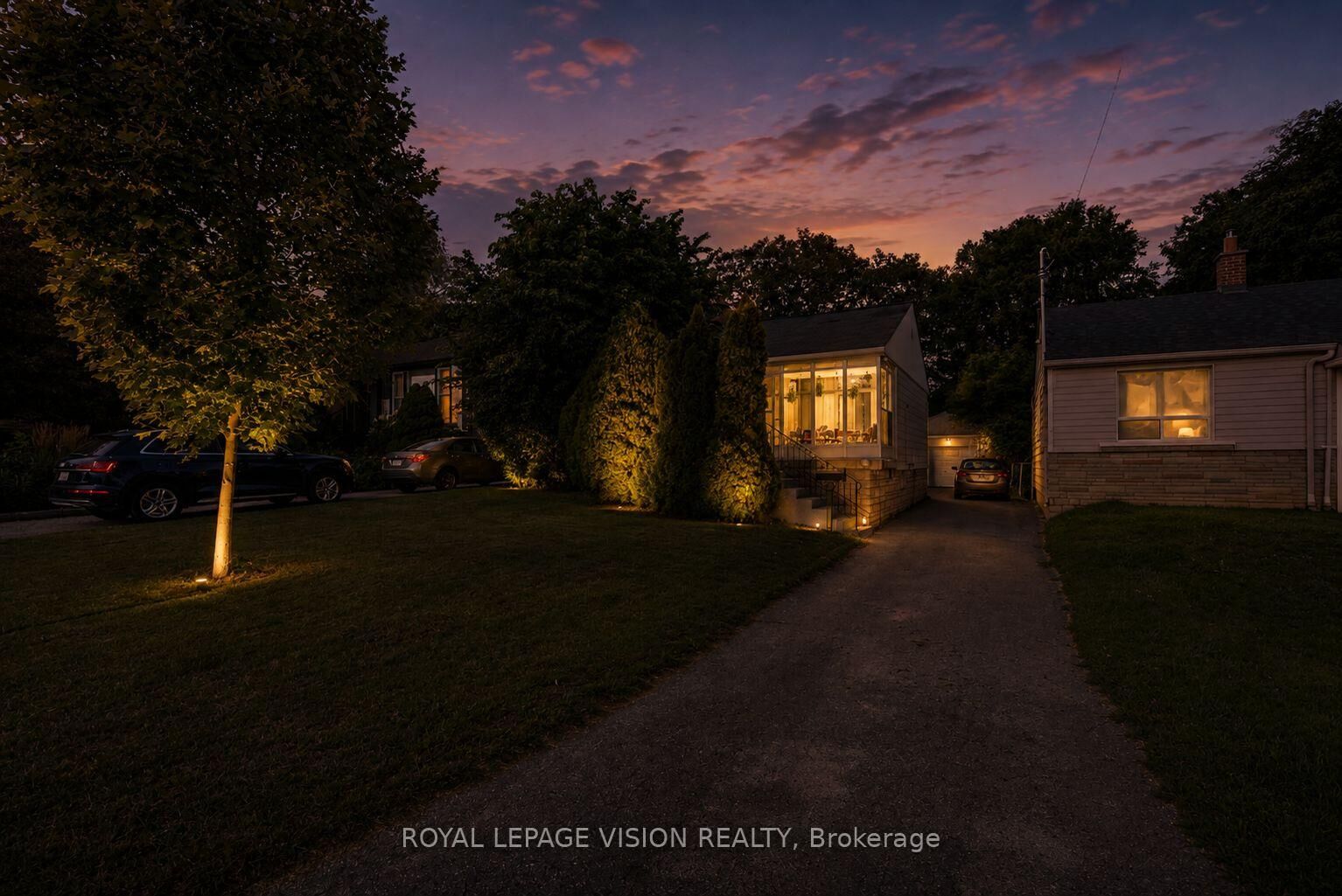 Property Photo: 27 Eastville Avenue ON M1M 2N6