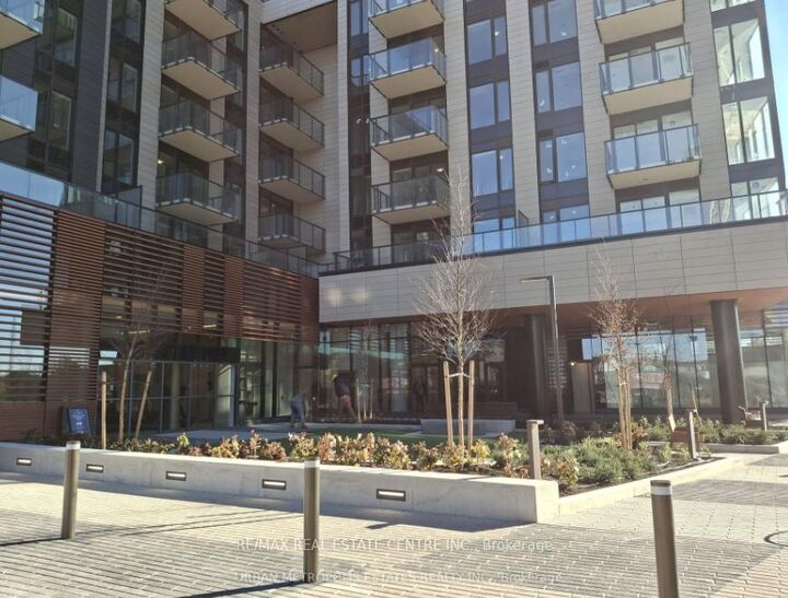Property Photo: 1415 Dundas Street S 701 ON L6H 7V8