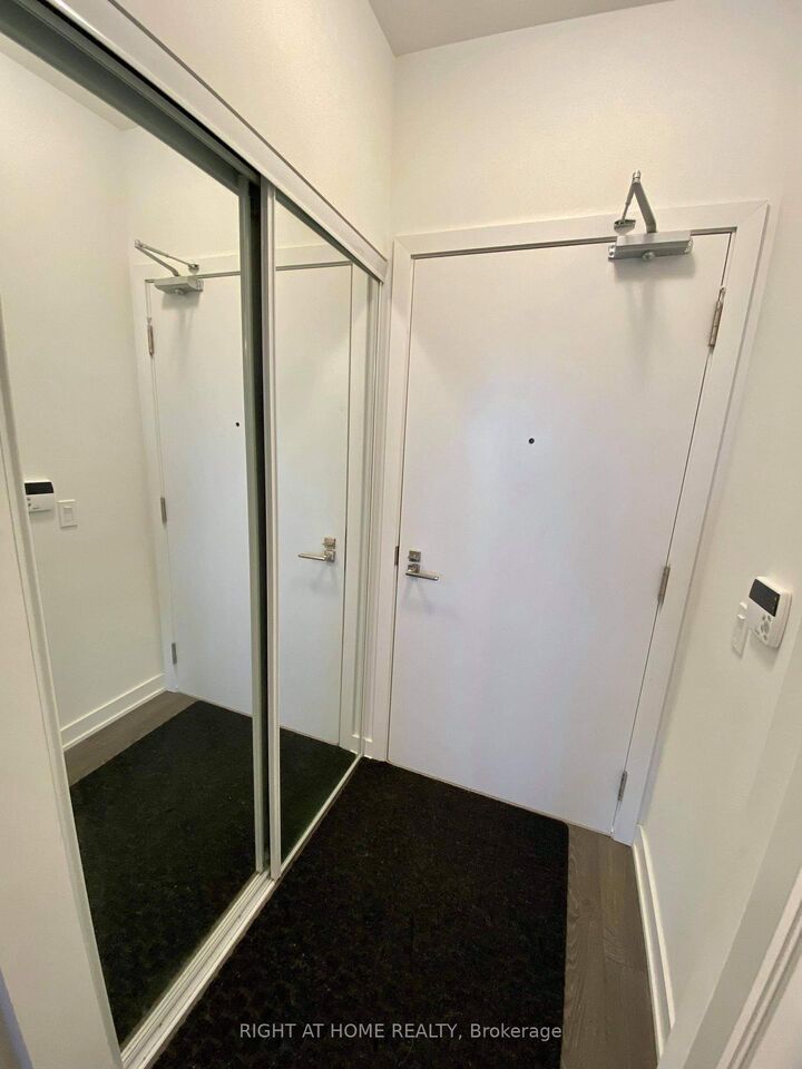 Property Photo:  4699 Glen Erin Drive E  ON L5M 2E5 