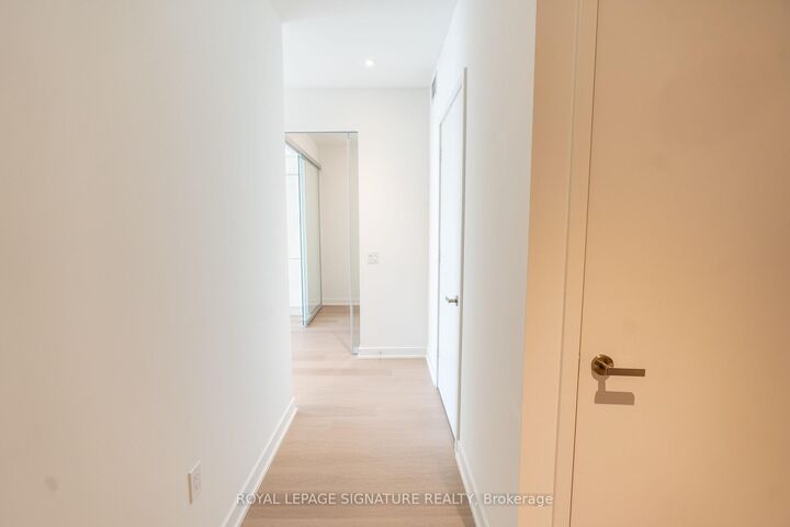 Photo de la propriété: 448 Burnhamthorpe Road W 4312 ON L5B 0R4