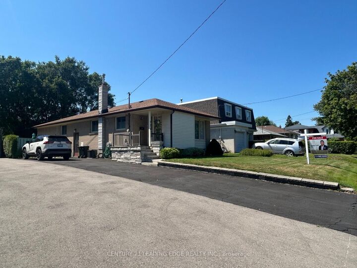 Property Photo: 136 Morningside Avenue ON M1E 3C5