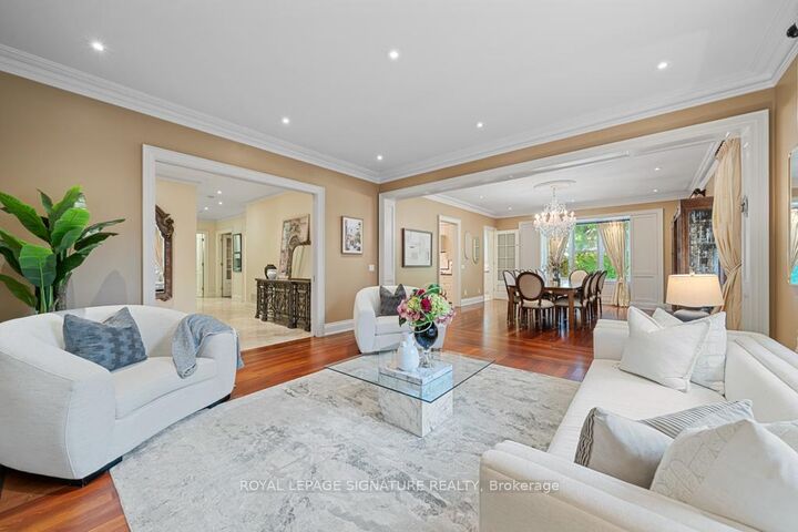 Property Photo: 428 Glengrove Avenue ON M5N 1X2