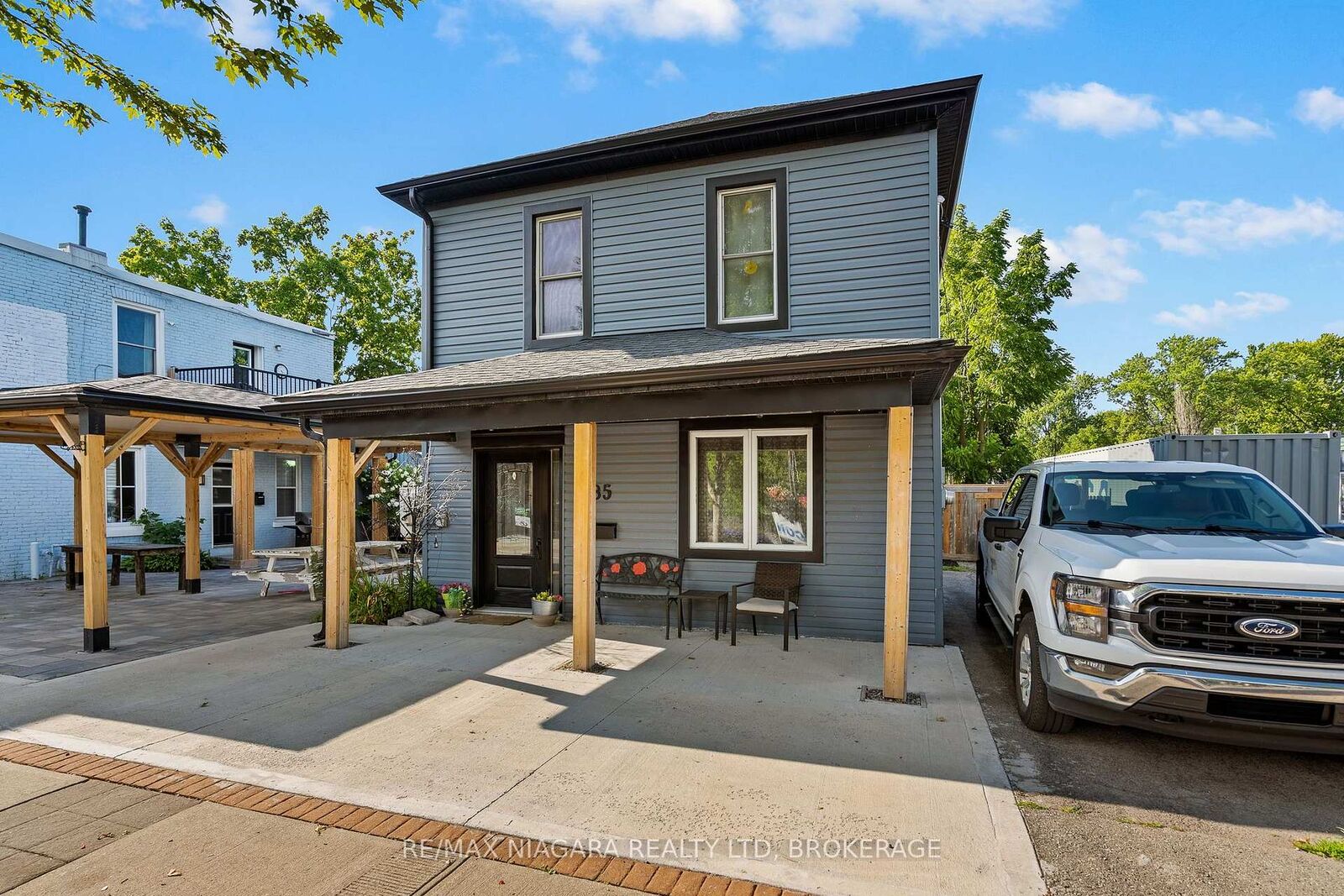 Property Photo: 85 Main Street W ON L3K 3V1