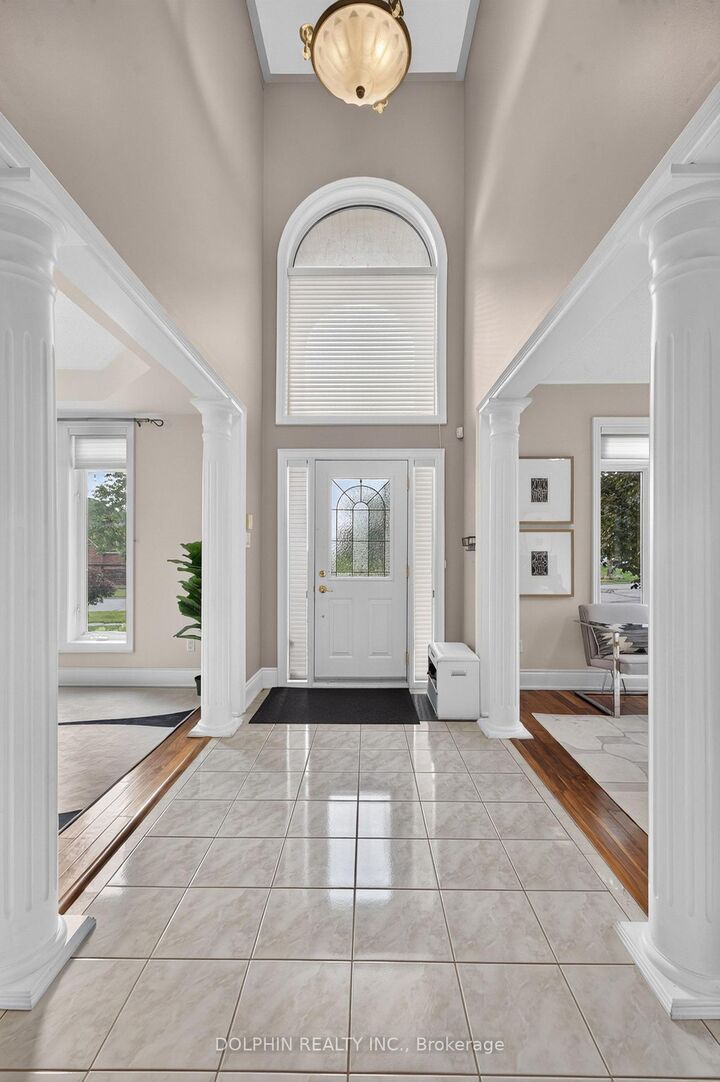 Property Photo: 735 Foxcroft Boulevard ON L3X 1N1