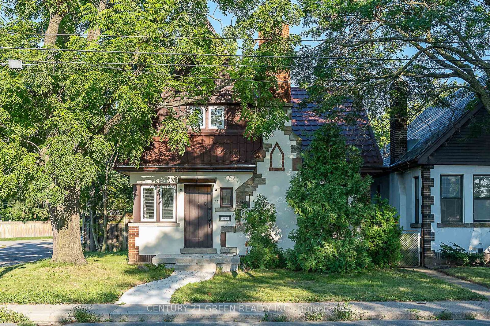 Property Photo: 41 Paradise Road S ON L8S 1S3