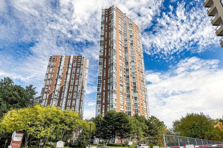 Property Photo: 5 Concorde Place 3302 ON M3C 3M8
