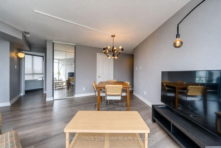 Photo de la propriété: 801 King Street W 1113 ON M5V 3C9