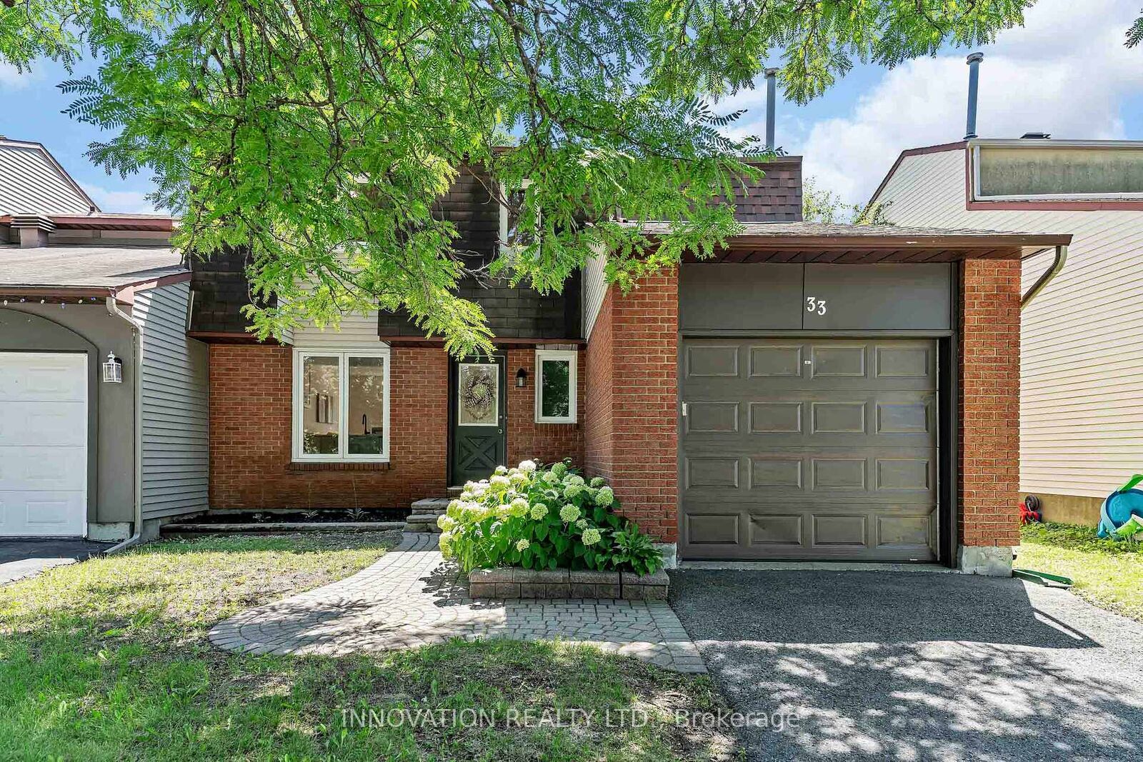 Property Photo: 33 Exeter Drive ON K2J 1Z9