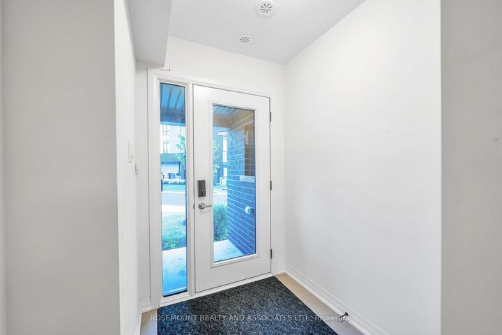 Property Photo:  9 Esquire Way  ON L1R 0S7 