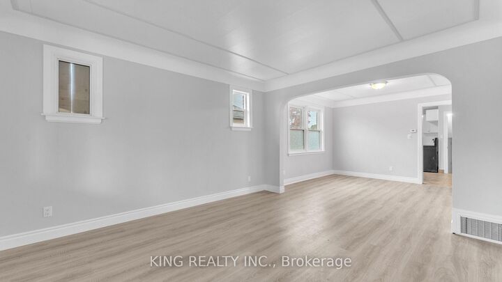 Property Photo: 908 Trafalgar Street ON N5Z 1G2