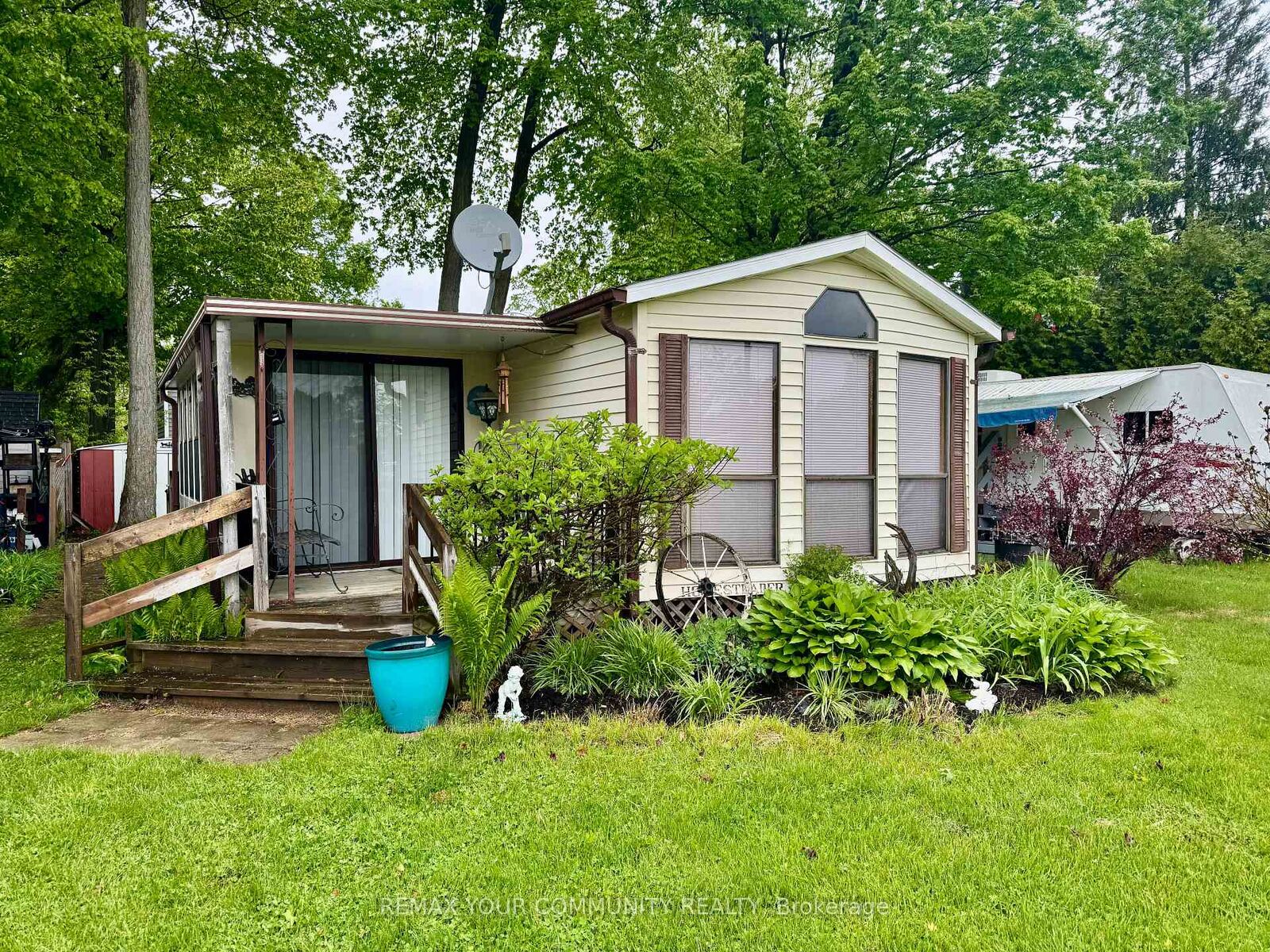 Property Photo: 285 Crydermans 42 Side Road 42 ON L0E 1A0