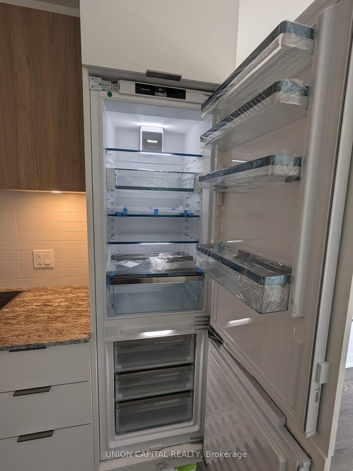 Photo de la propriété: 50 O'Neill Road 308 ON M3C 0H1