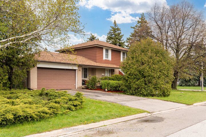 2 Durham Crescent — photo 1