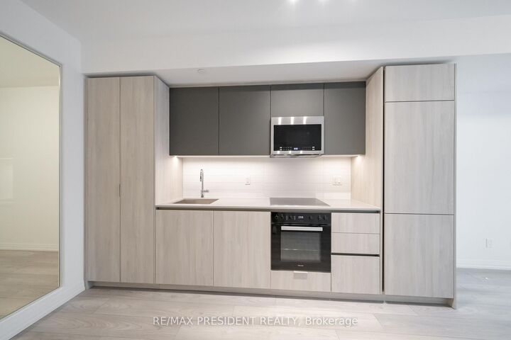 Property Photo: 400 King Street W 610 ON M5V 1K2