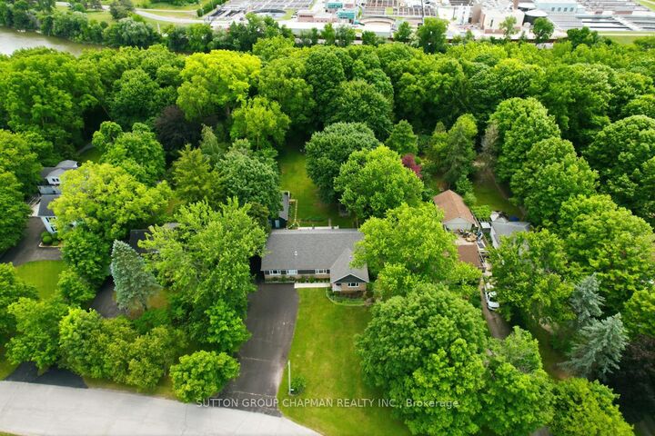408 Old Riverside Drive — photo 1