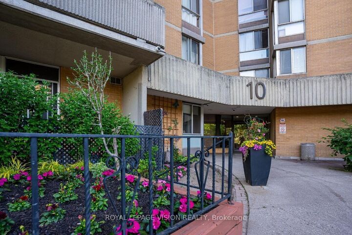 Property Photo: 10 Martha Eaton Way S 2107 ON M6M 5B3