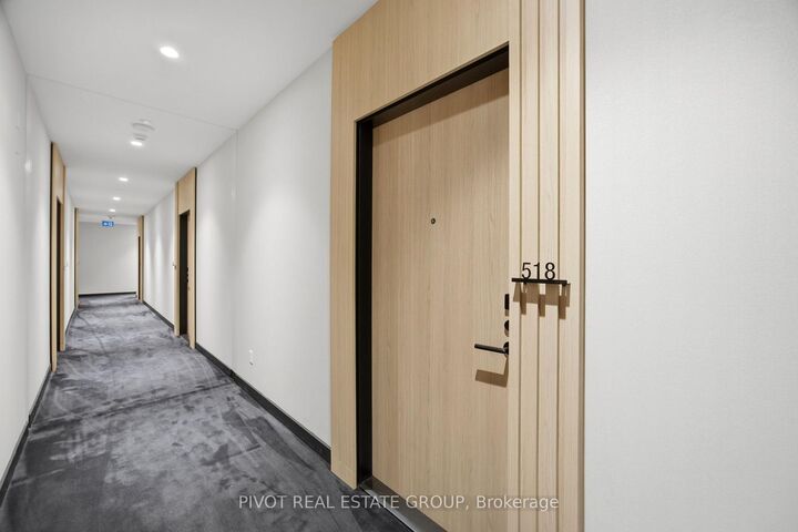 Property Photo: 15 Mercer Street 518 ON M5V 1H2