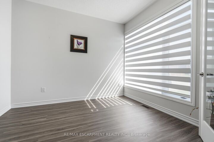 Property Photo: 147 Midland Place ON L3B 0H4