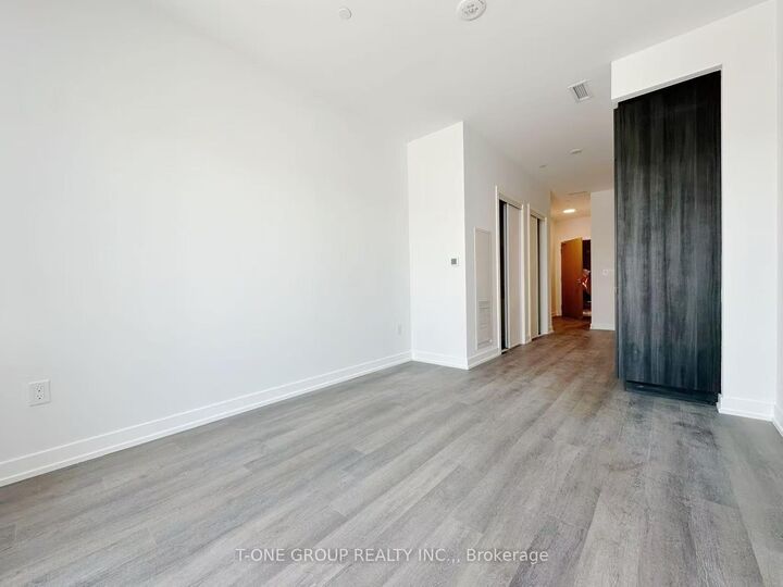 Property Photo: 5 Meadowdale Road 307 ON L4K 0C7