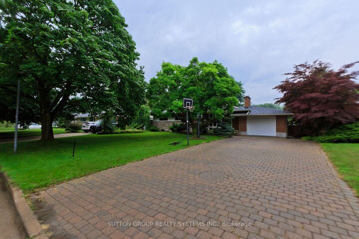 Property Photo: 55 Richelieu Drive ON L2M 2C3