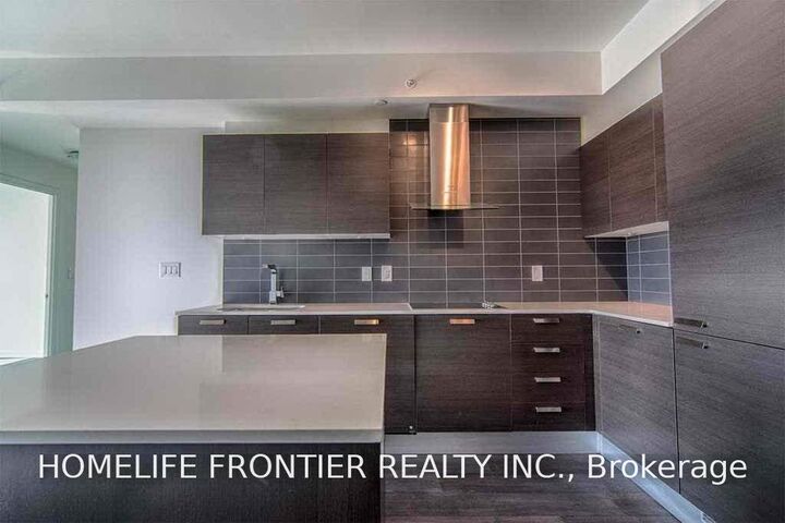 Property Photo: 11 Bogert Avenue 2005 ON M2N 0H4