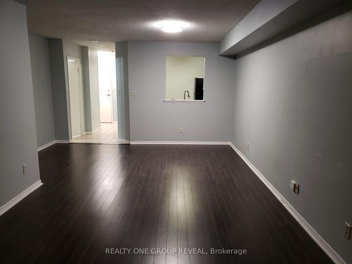 Property Photo:  400 McLevin Avenue 1705  ON M1B 5J4 