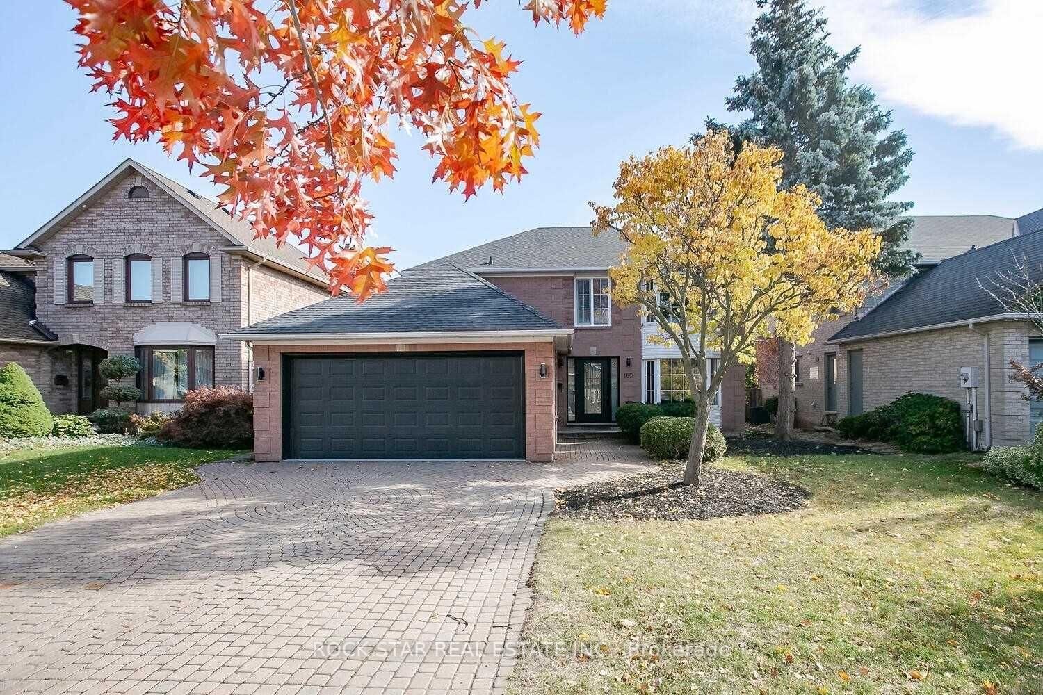 Property Photo: 160 River Oaks Boulevard E ON L6H 5N7