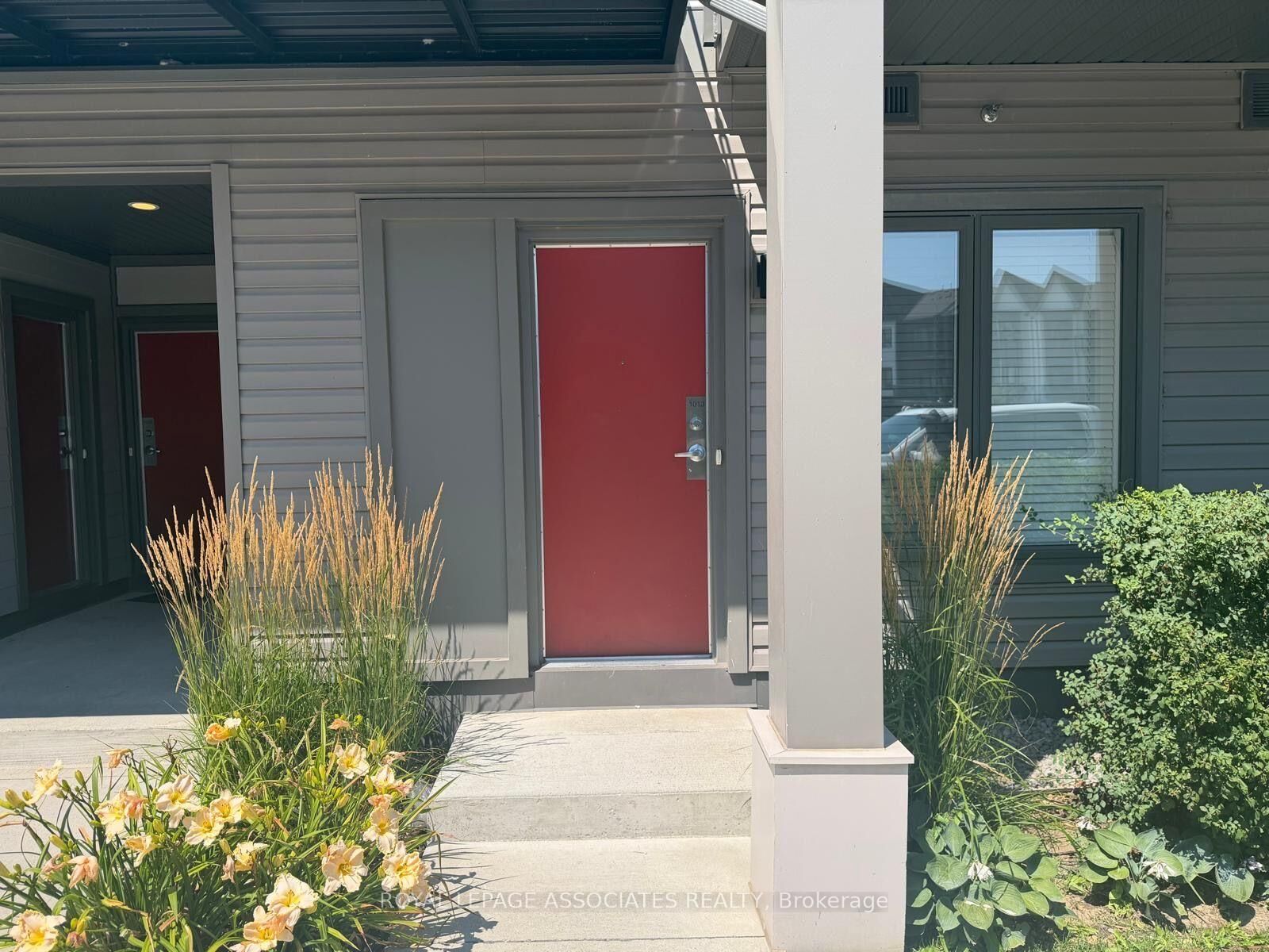 Property Photo: 2635 William Jackson Drive 1013 ON L1X 0L5