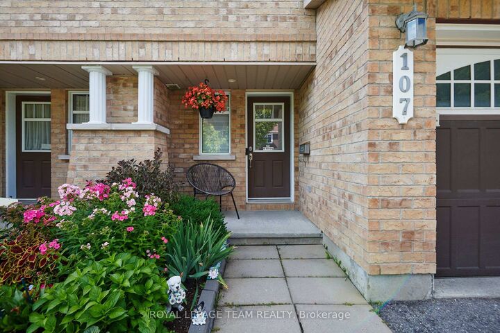 Property Photo: 107 Garrity Crescent ON K2J 3T4