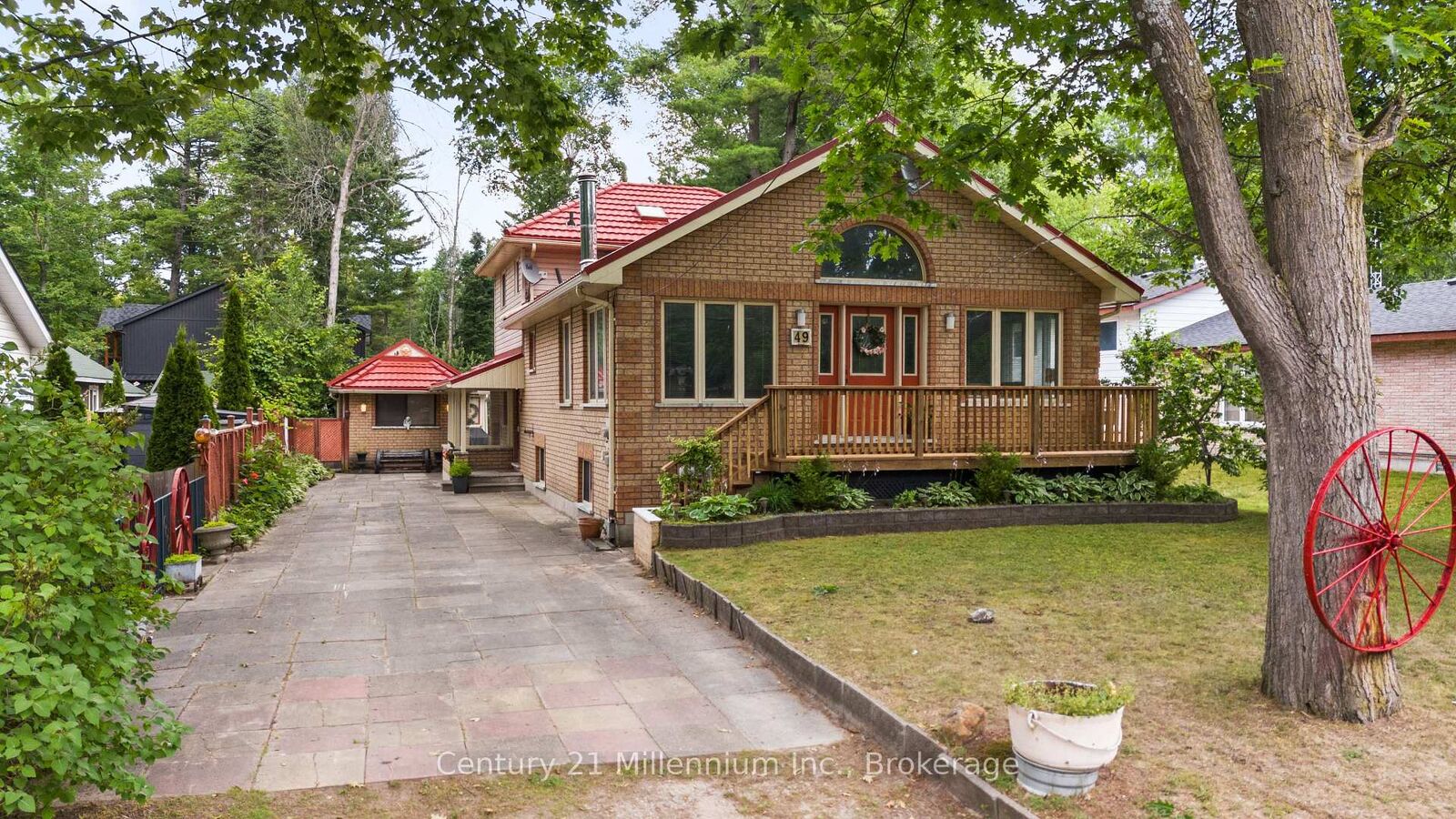 Photo de la propriété:  49 32nd Street N  ON L9Z 2C4 