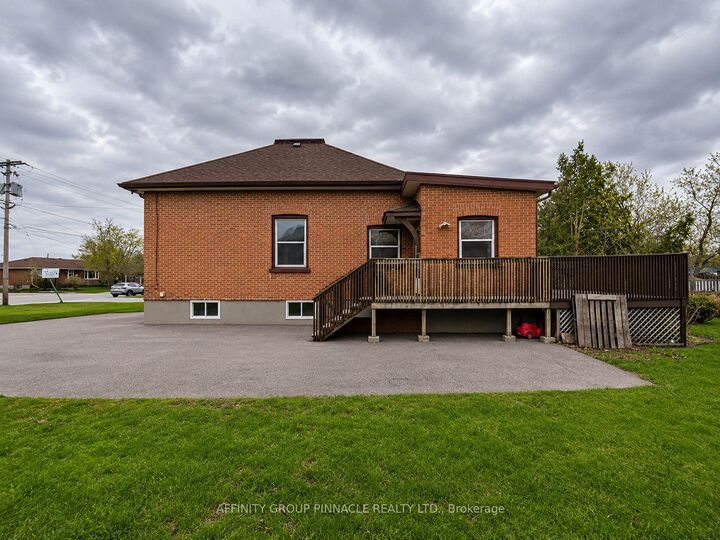 Property Photo:  170 Queen Street  ON K9V 1H4 
