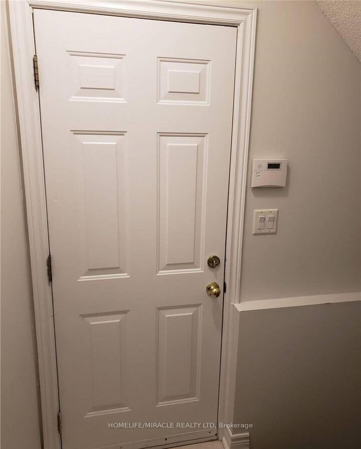 Property Photo: 6 Sweet Briar Lane Bsmt ON L6Z 4V3