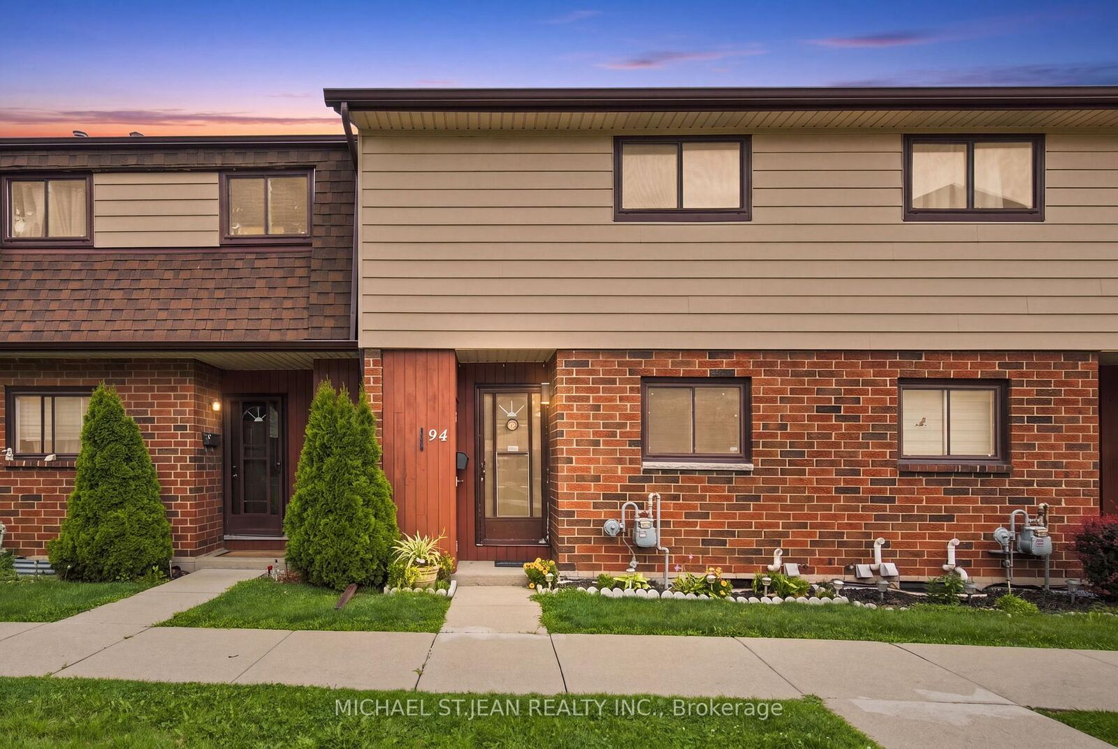 Property Photo: 20 Glenvale Drive 94 ON L9C 5V4