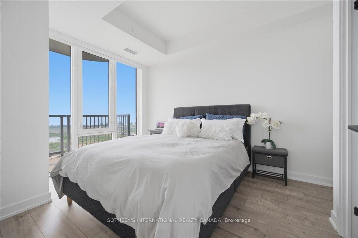 Property Photo: 220 Missinnihe Way 705 ON L5H 0A9