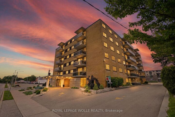 87 St George Street 403 — photo 1