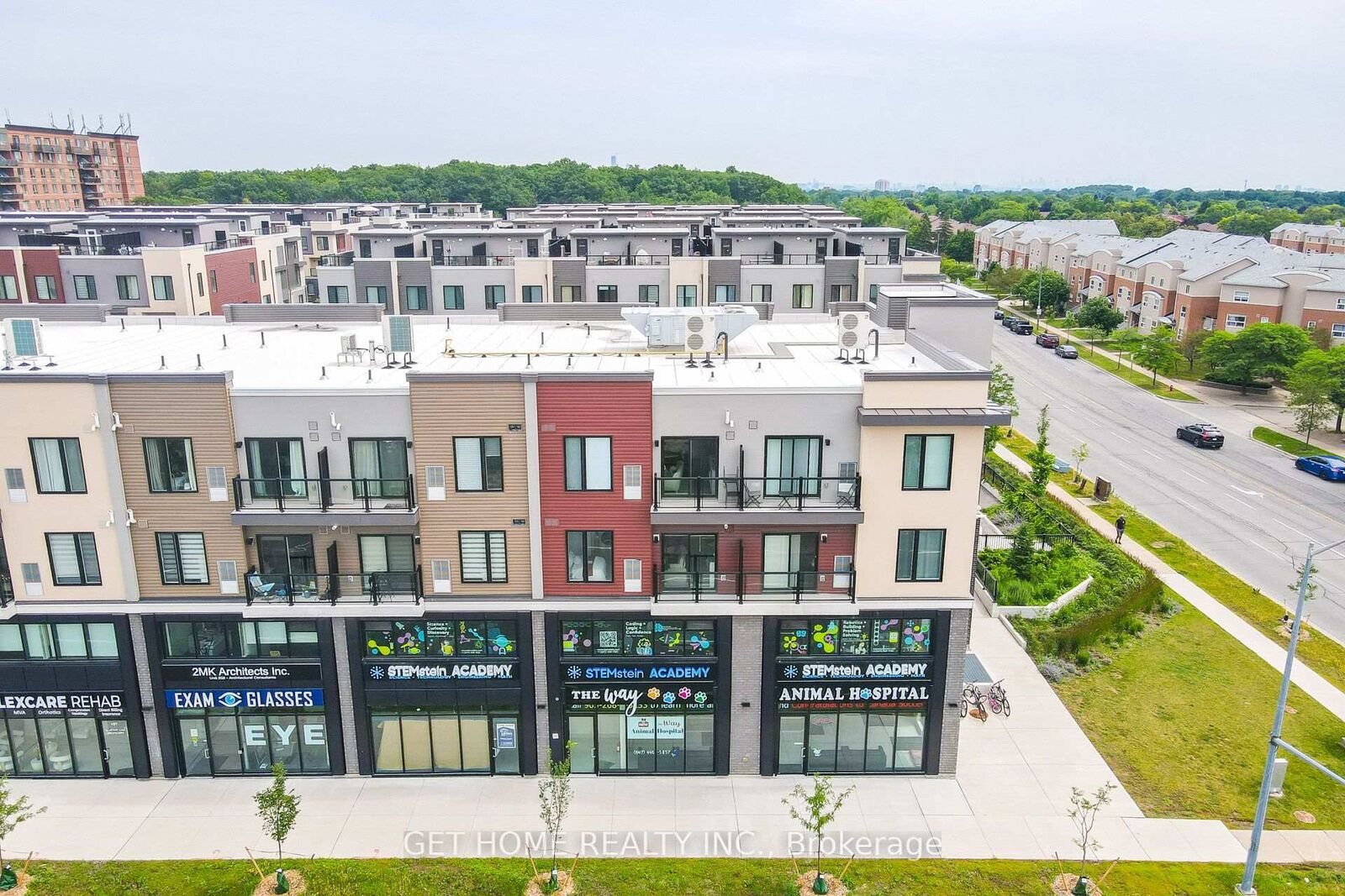 Property Photo: 3401 Ridgeway Drive 321 ON L5L 0B9