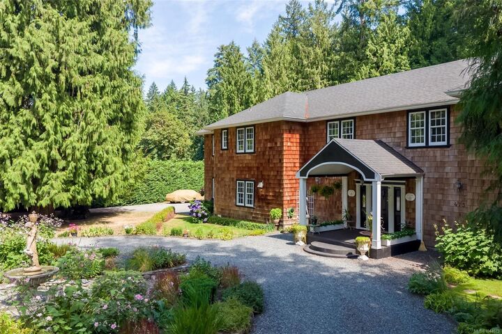 Property Photo: 4755 Fairbridge Dr BC V9L 6N8