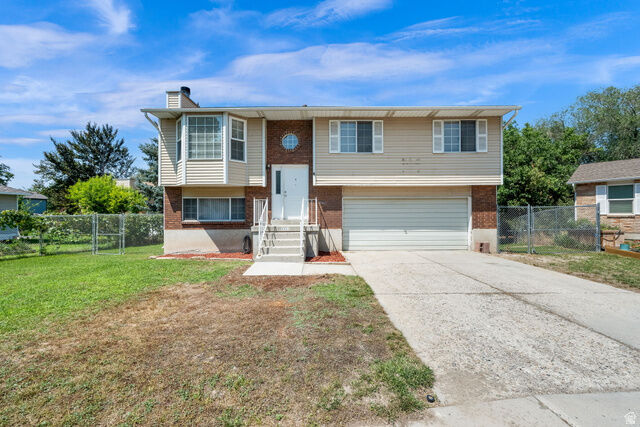 Property Photo:  2432 W Harvey Hts Cir  UT 84129 