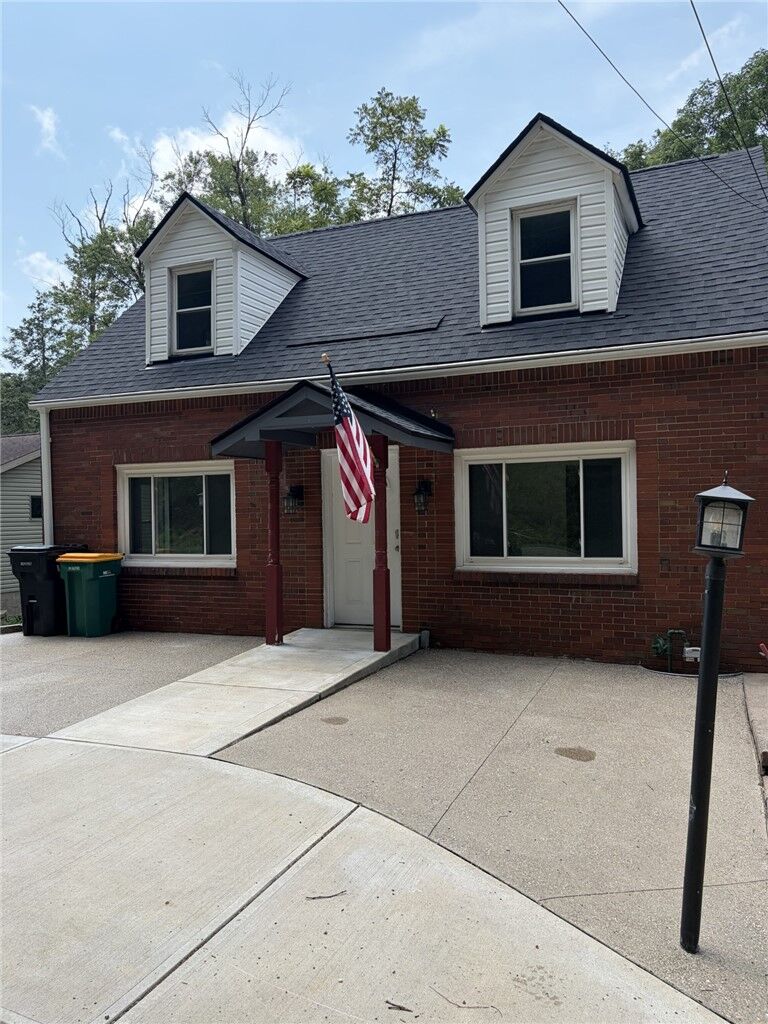 Property Photo: 1113 Rochester Rd PA 15237