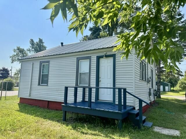 Property Photo: 208 Byron Street MI 49721