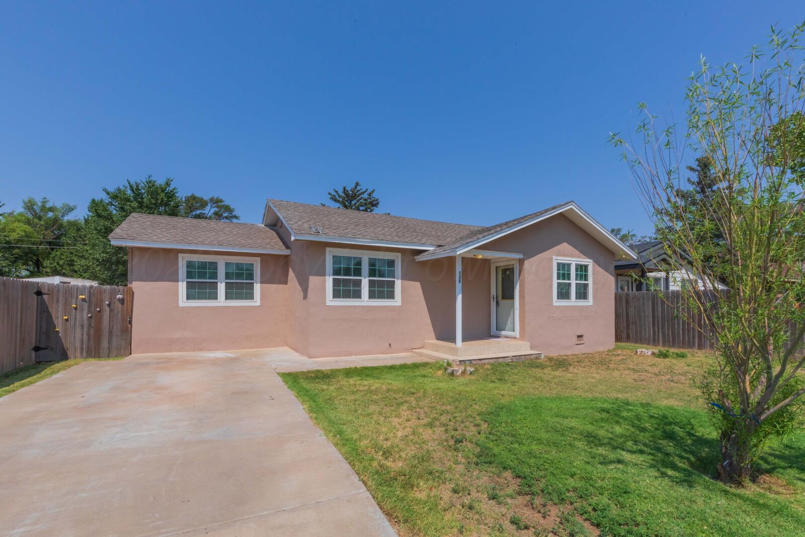 Property Photo:  505 N Irving Street  TX 79045 