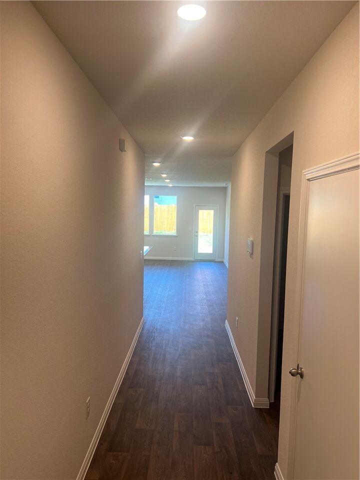 Property Photo: 252 Sunniberg Loop TX 78626