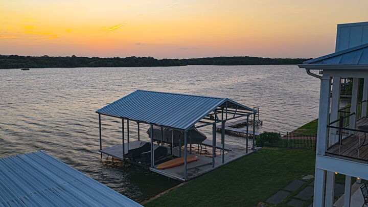 Property Photo: 718 County Road 136B TX 78639